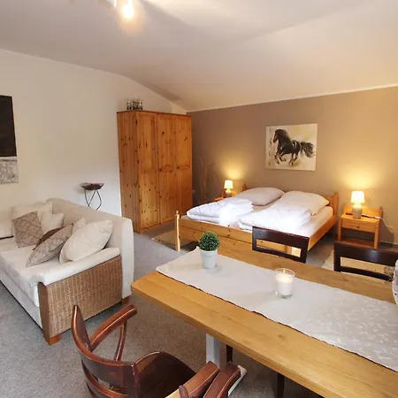 Countryside Stay With Garden, Cleaning Included Appartamento